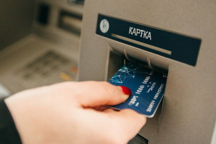 Тотальний контроль: в Україні змінили правила поповнення карток через термінали