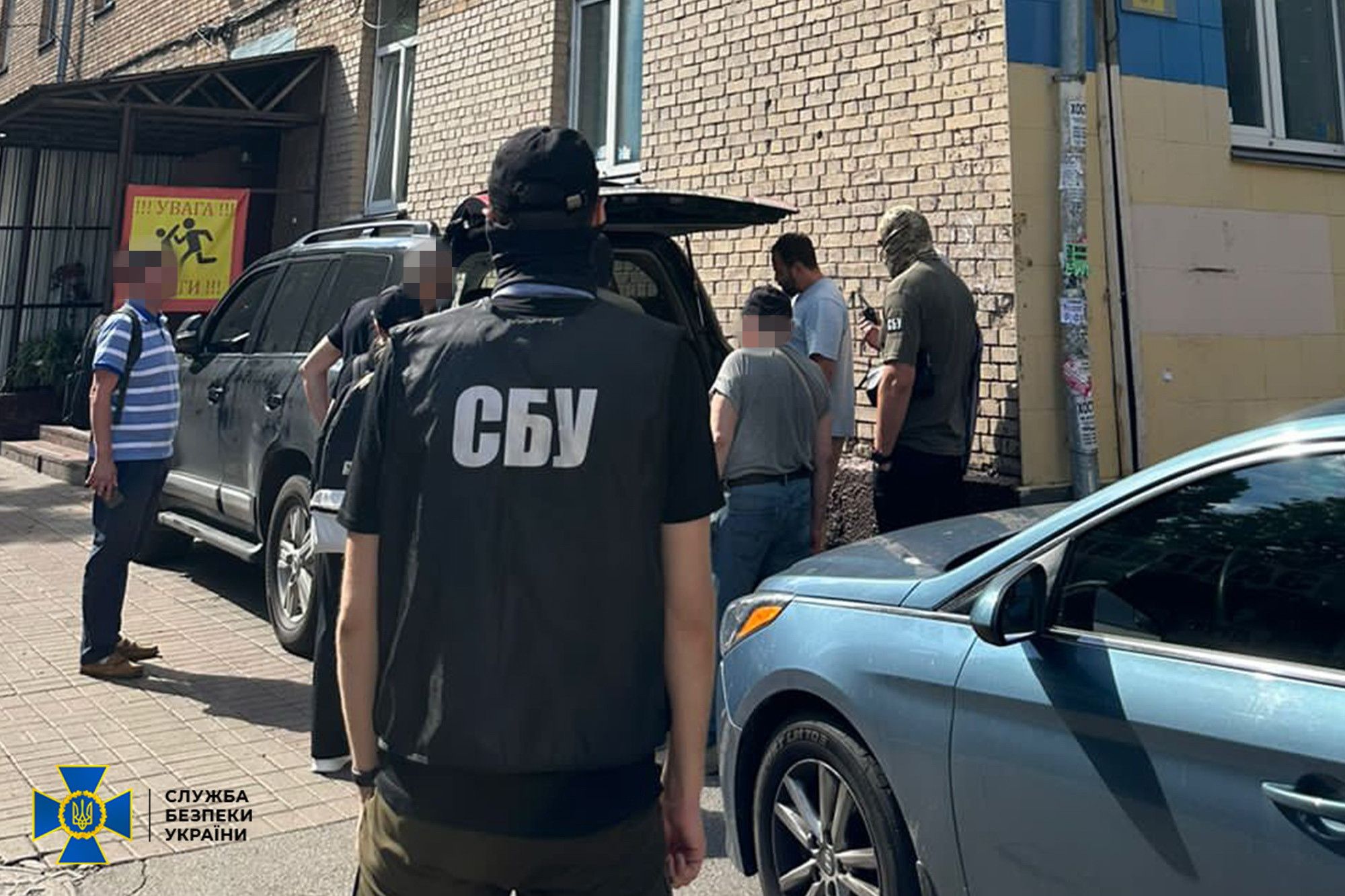 СБУ проводить обшуки у Дубінського: під виглядом лікування батька нардеп виїхав за кордон