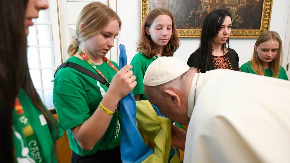 Папа Франциск помолився з українською молоддю у Лісабоні