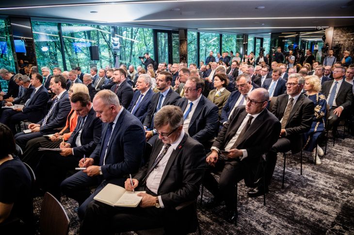 В Україну не повертаються з-за кордону 50% дипломатів після закінчення відрядження