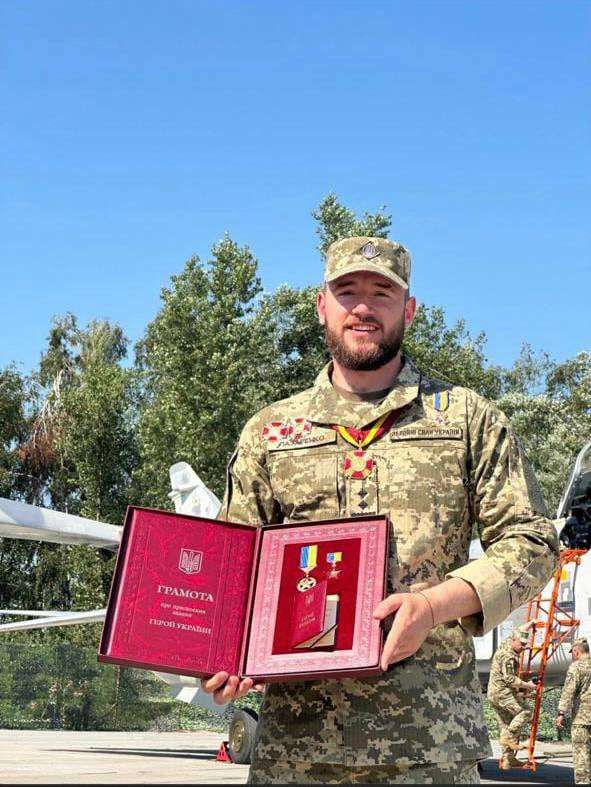 Льотчик-штурмовик Ростислав Лазаренко удостоєний звання Героя України