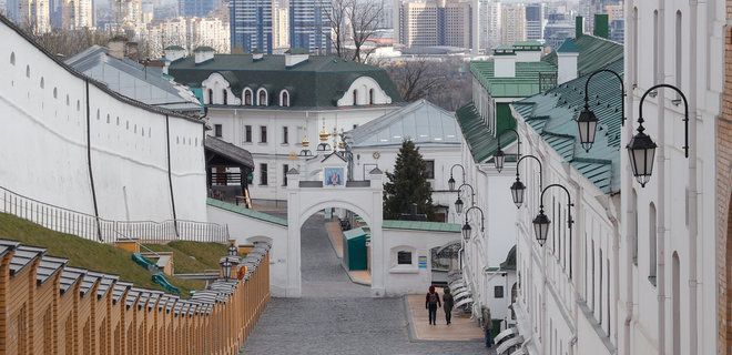 До Нижньої лаври припинили доступ відвідувачів