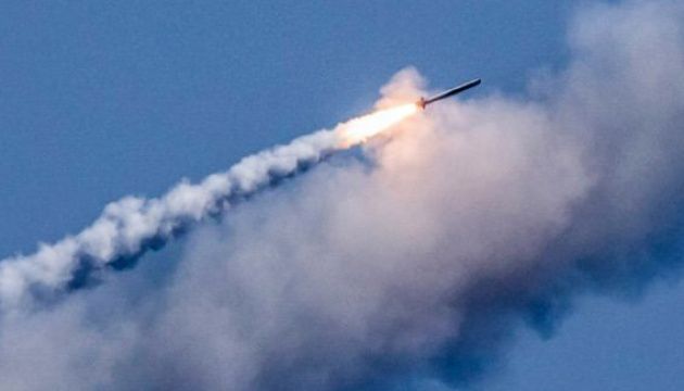 Усі «кинджали» збила ППО Києва: уламки впали на столичну Оболонь