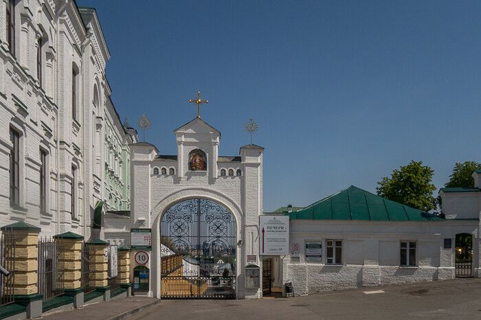 Суд зобов'язав монастир УПЦ повернути заповіднику майно Нижньої лаври