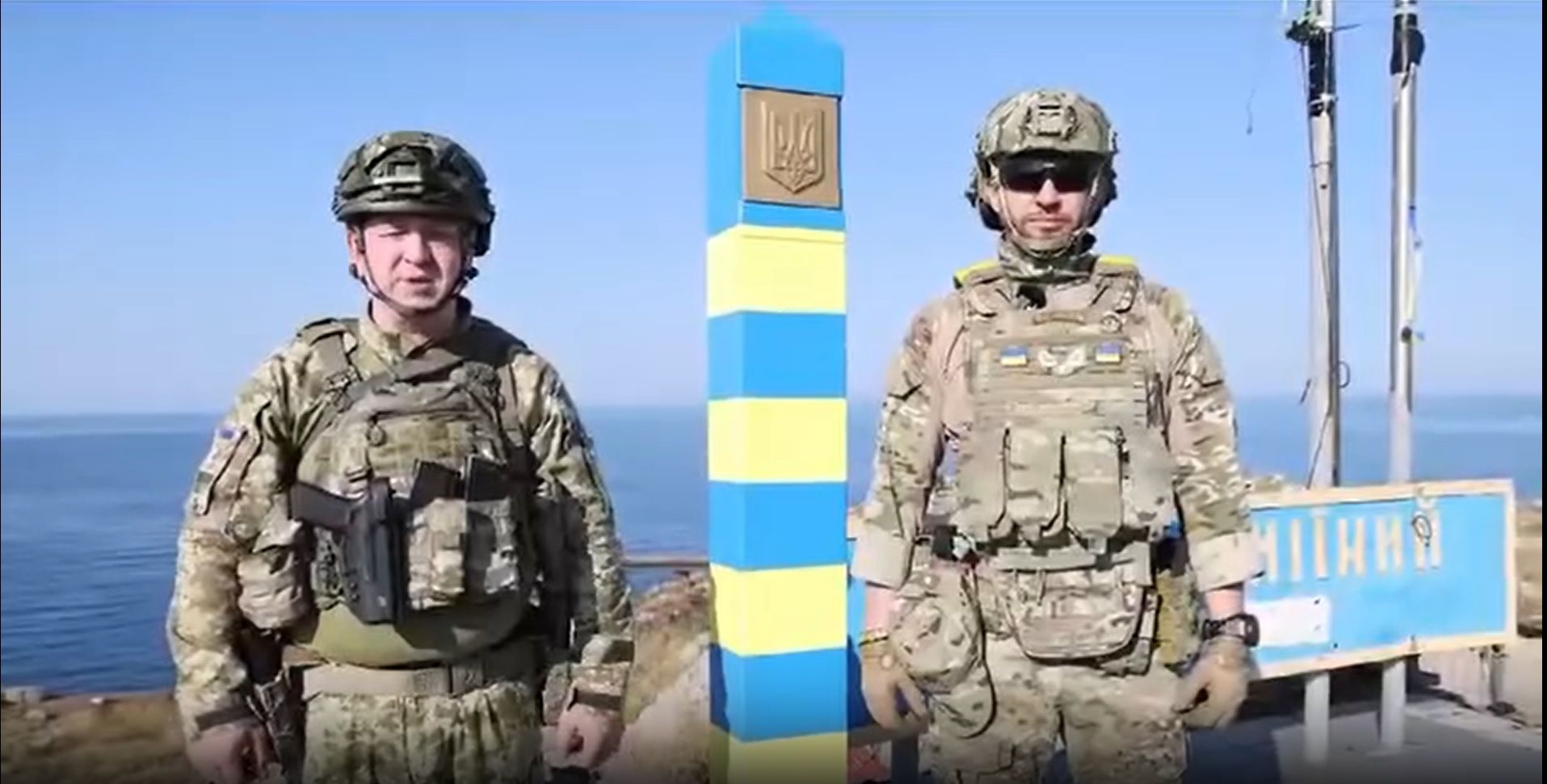 На острові Зміїний відновили прикордонний знак України, відео