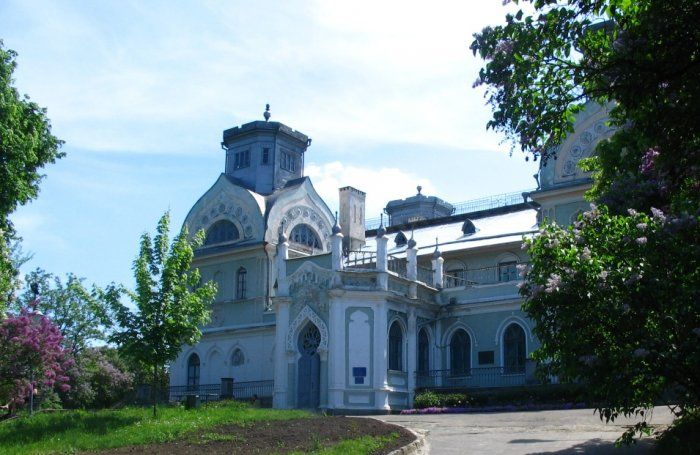 В експозиції «Палацу Понятовського» для відвідувачів є багато цікавинок.