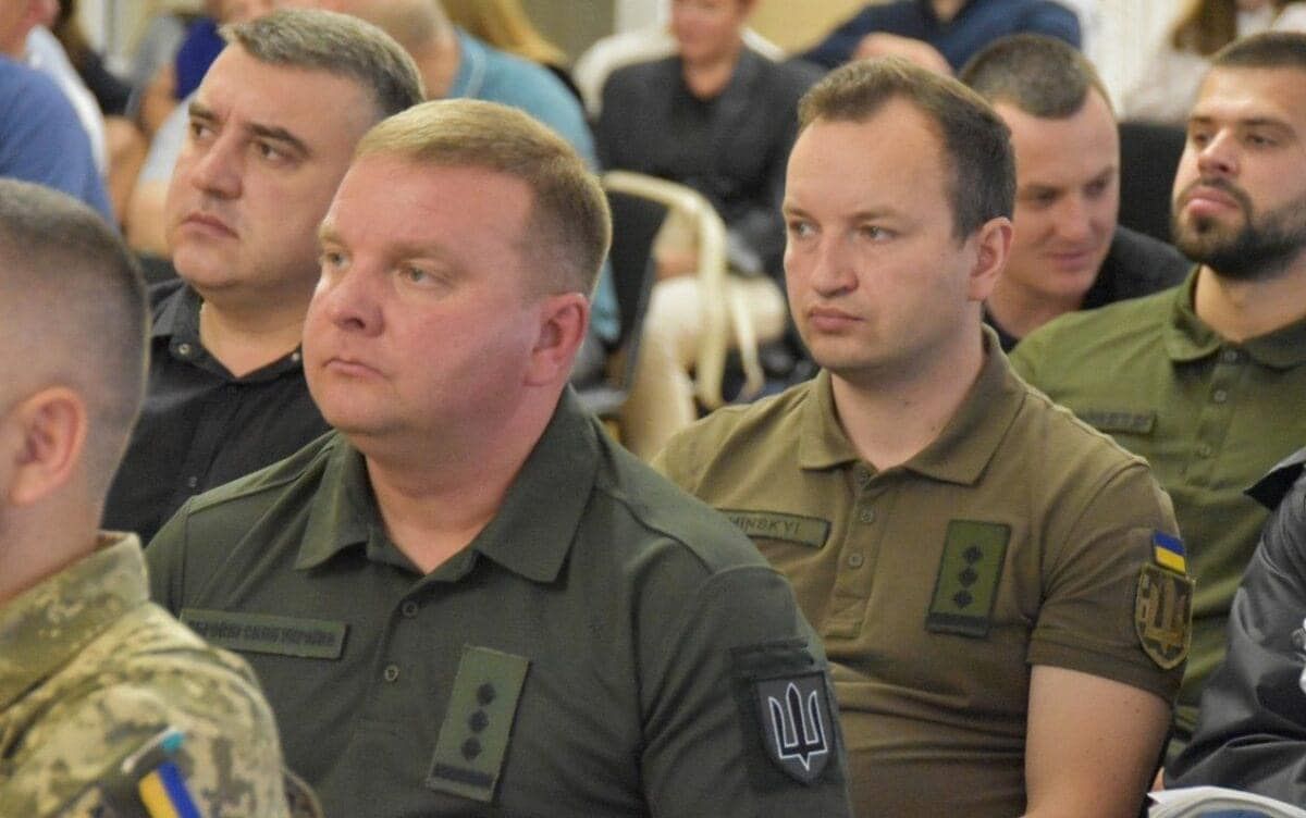 Зеленський узаконив рекомендації РНБО Залужному про звільнення обласних військкомів