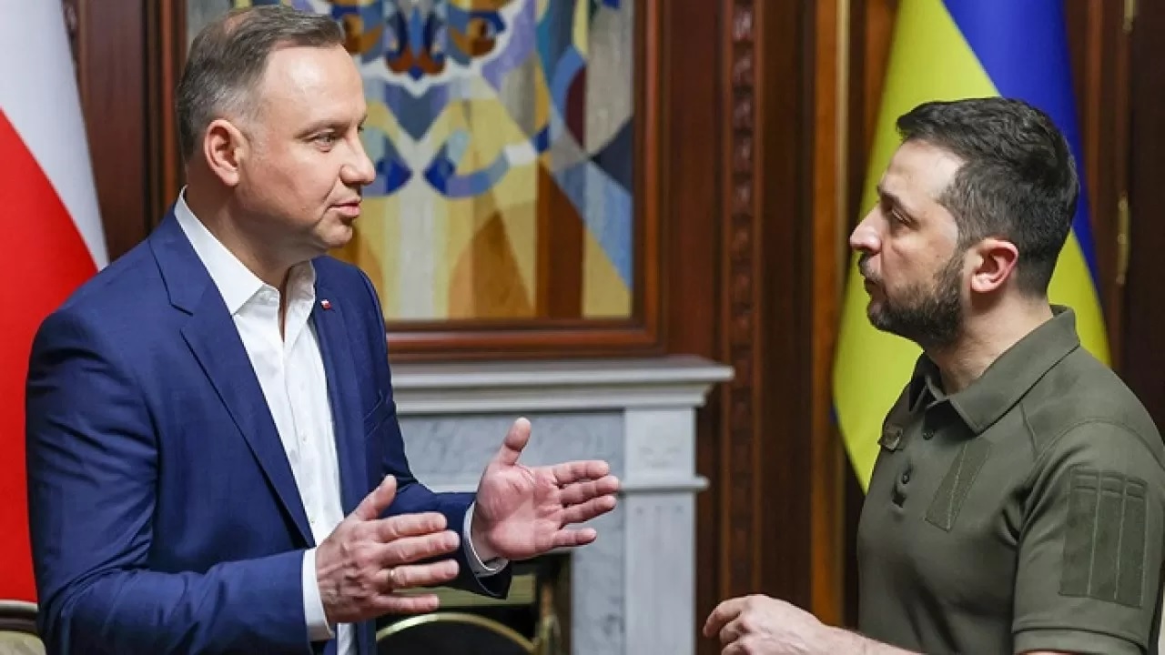 Щоб кацапи не дійшли до Варшави. Тінь політичного егоїзму на українсько-польських полях?