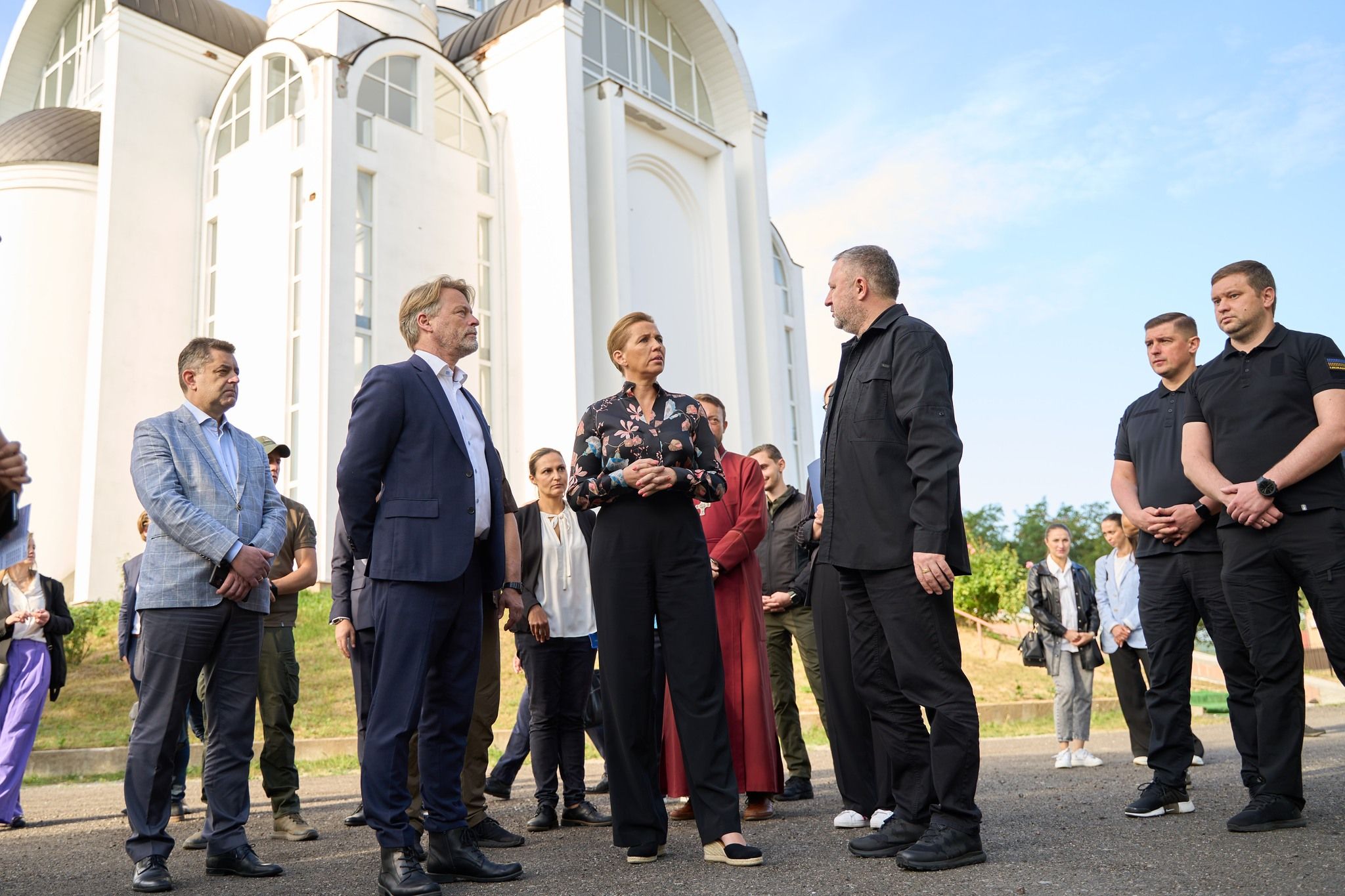 Прем’єрка Данії Фредеріксен вшанувала пам’ять жертв Бучі, фото