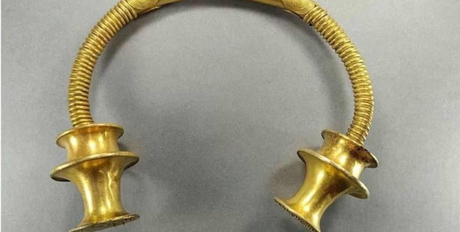 В Іспанії знайдено дві золоті прикраси#з залізного віку