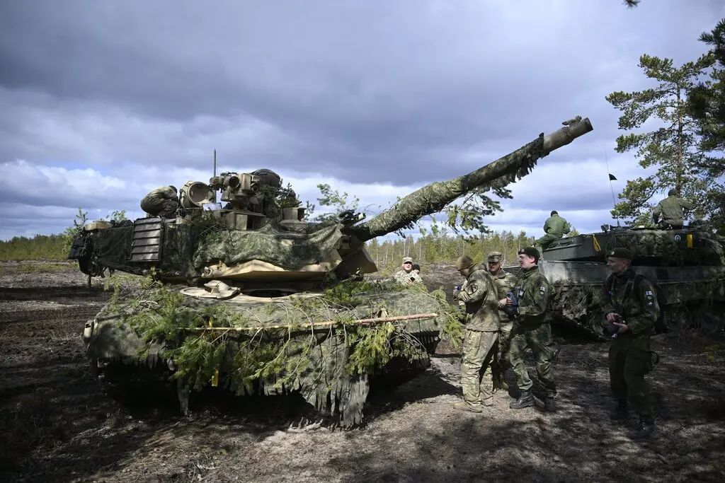 Перші танки Abrams прибули в Україну – офіційні особи США