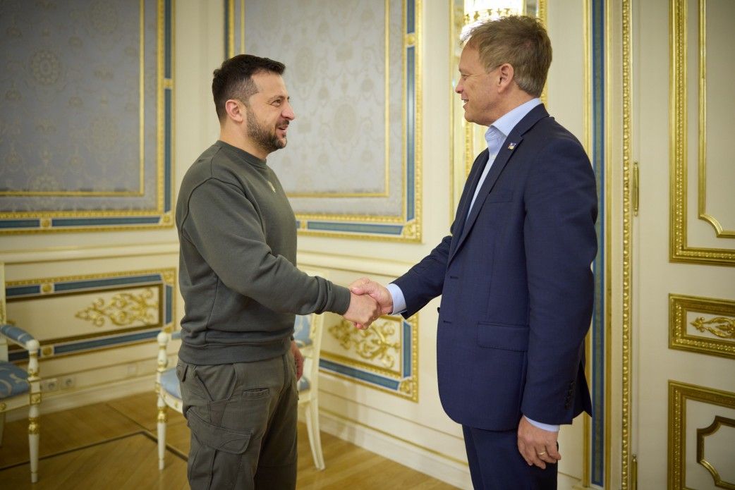 Новий міністр оборони Британії зустрівся з Зеленським у Києві.