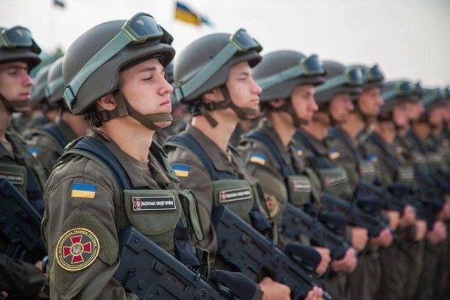 Україні слід активніше призивати на військову службу молодих людей.