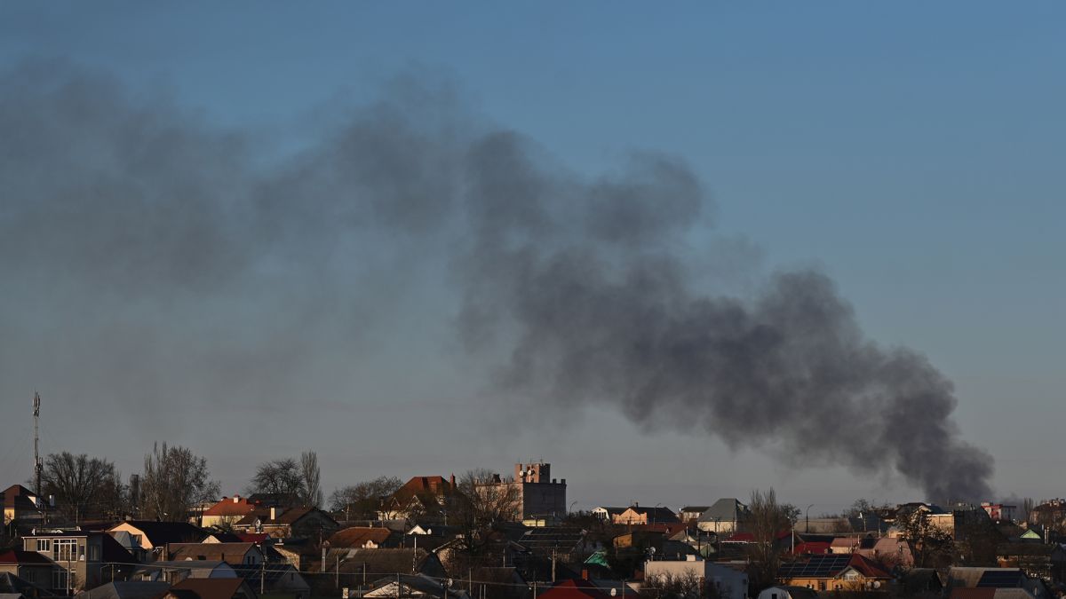 Потужний вибух у Херсоні: частина міста без світла, є перебої з водою
