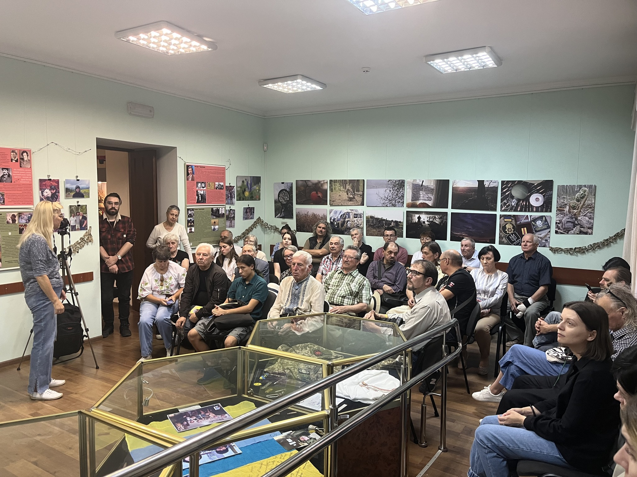 Проти зла — поколіннями. У Музеї шістдесятництва в Києві показують виставку «Герої — діти героїв», фото