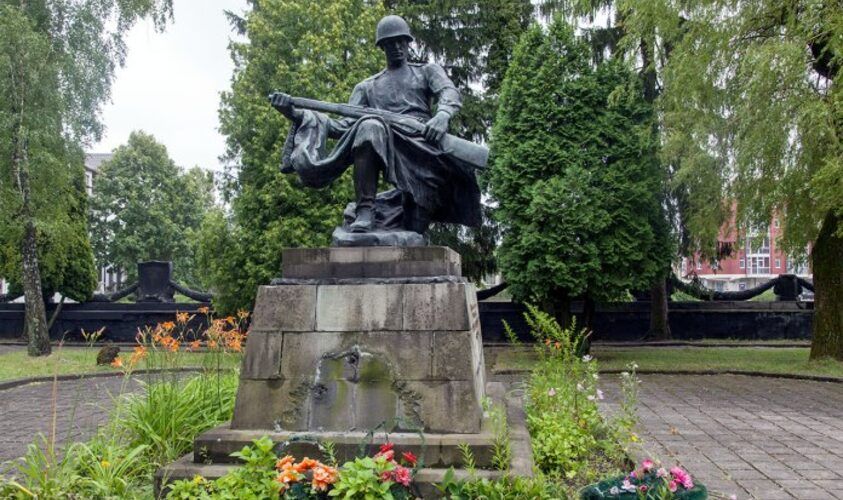 Радянські скульптури з Пагорба слави у Львові перенесуть до Музею тоталітарних режимів