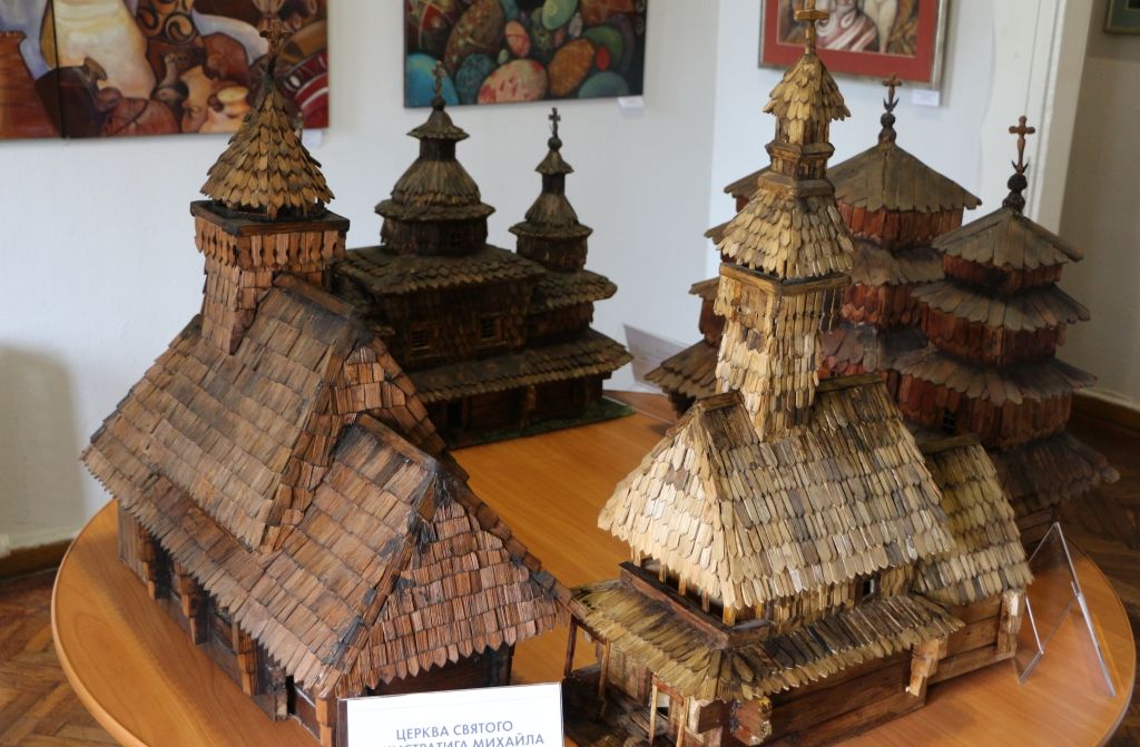 До Дня ЮНЕСКО: в Києво-Печерській лаврі виставлять макети дерев'яних церков України