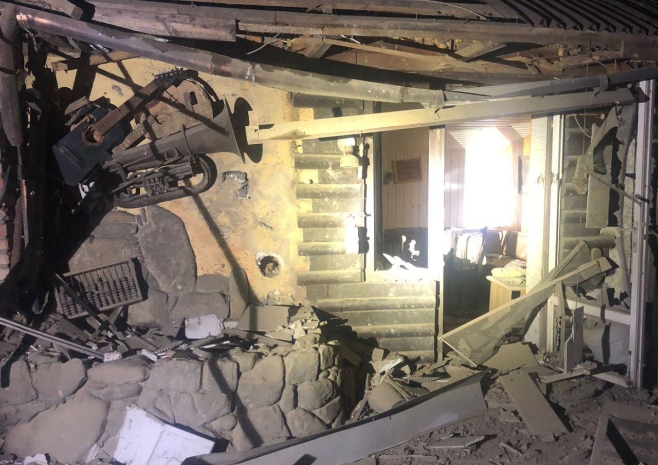З важкої артилерії рашисти гатили по Нікопольщині, пошкоджено храм, є поранені