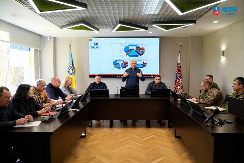 На спільній зустрічі черкаської влади і громадськості міста створили Раду командирів.