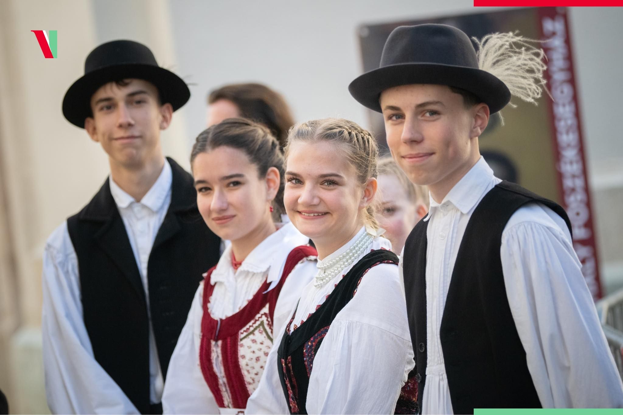 Будапешт хоче, щоб юні угорці Закарпаття навчалися у школі угорською, а не українською.
