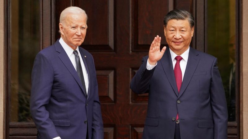 Президент США Джозеф Байден та лідер КНР Сі Цзіньпін.
