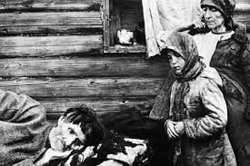 За підрахунками деяких українських істориків-науковців під час Голодомору 1932-1933 років померло 10 мільйонів українців.