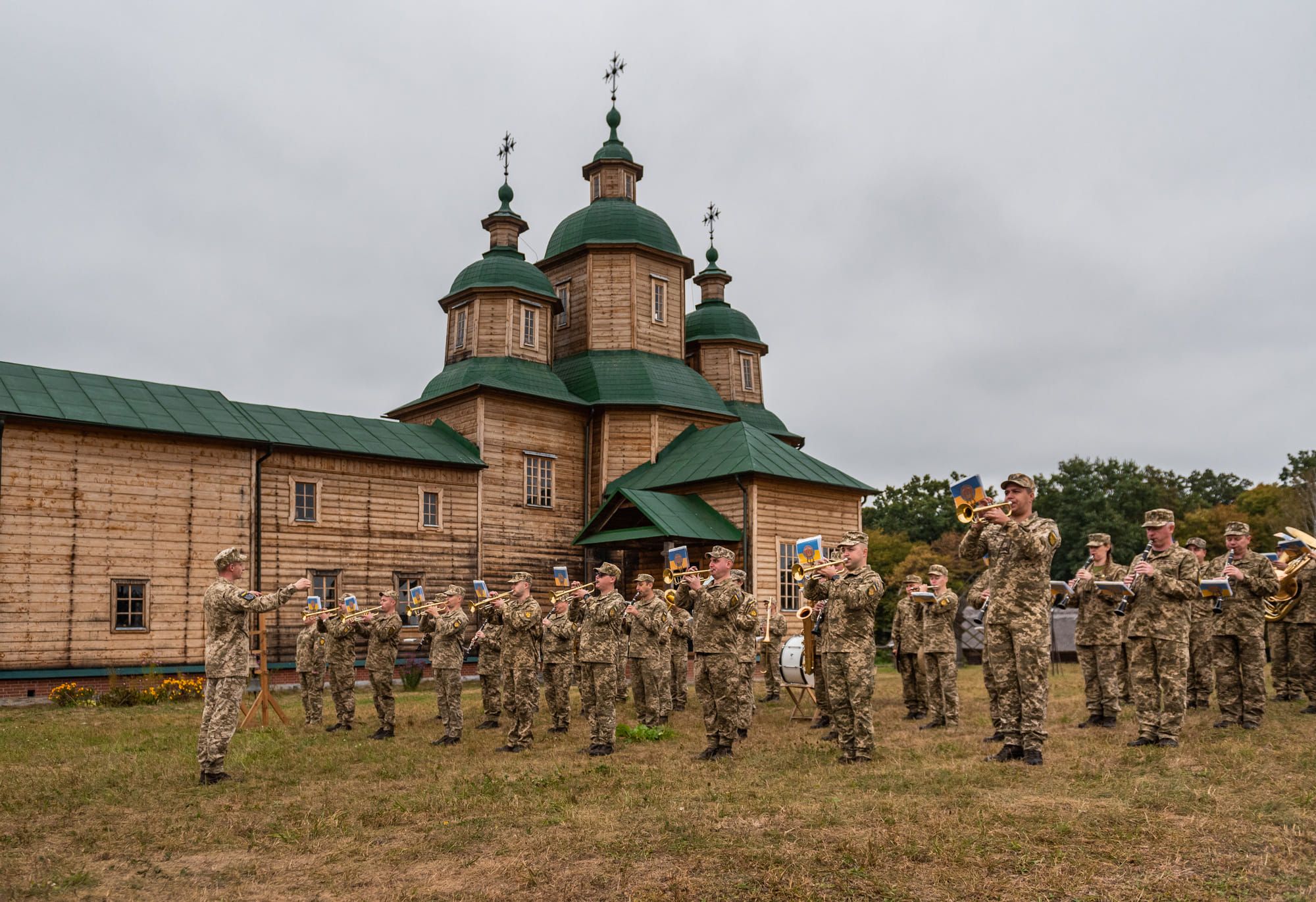 На Черкащині парафії активно переходять до ПЦУ та підтримують захисників України.