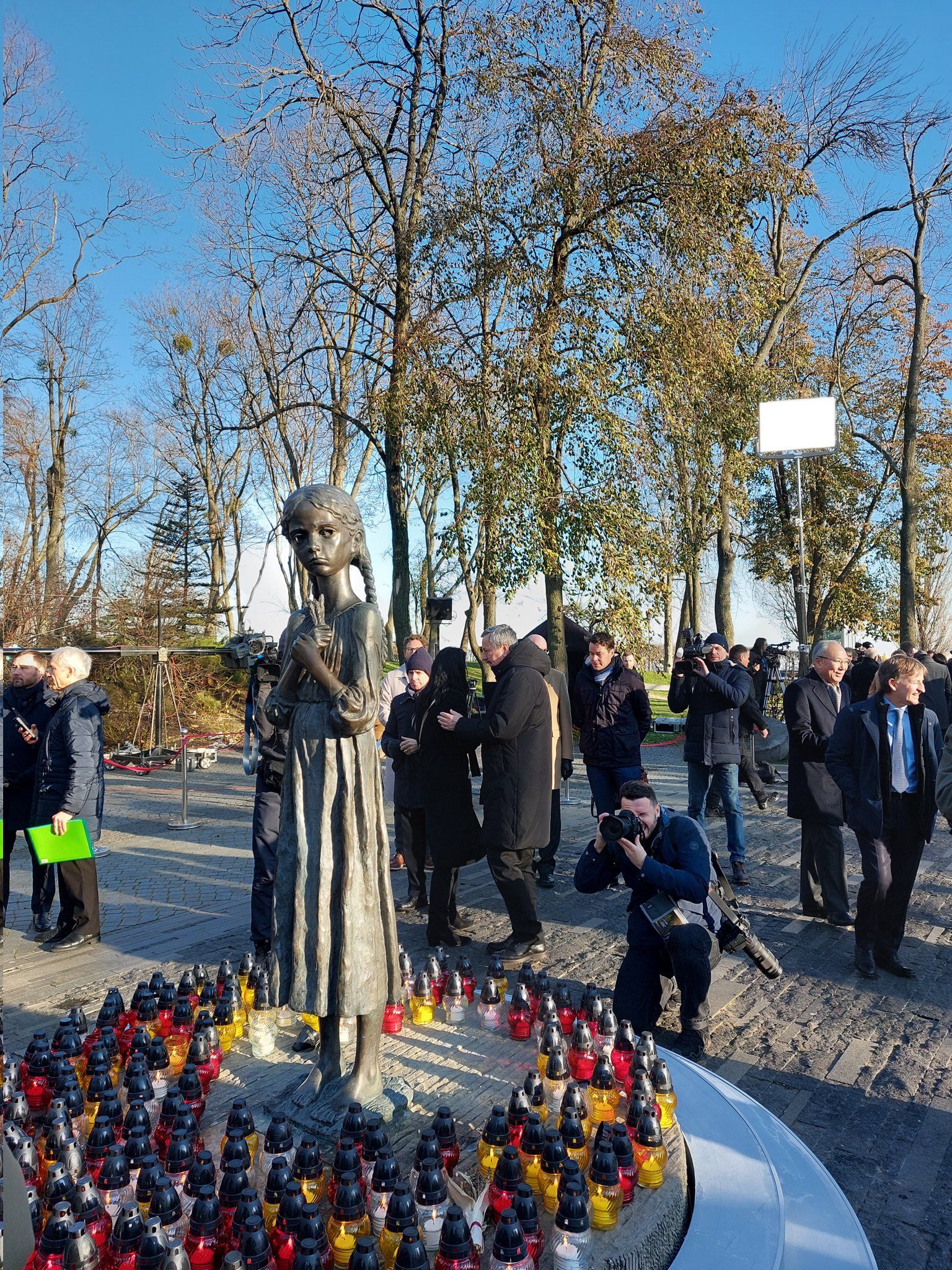 Посли країн Європи та США вшанували пам'ять жертв Голодомору-геноциду