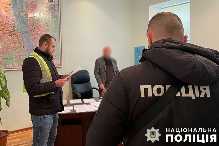 У київському метрополітені та підрозділах КМДА поліція проводить обшуки