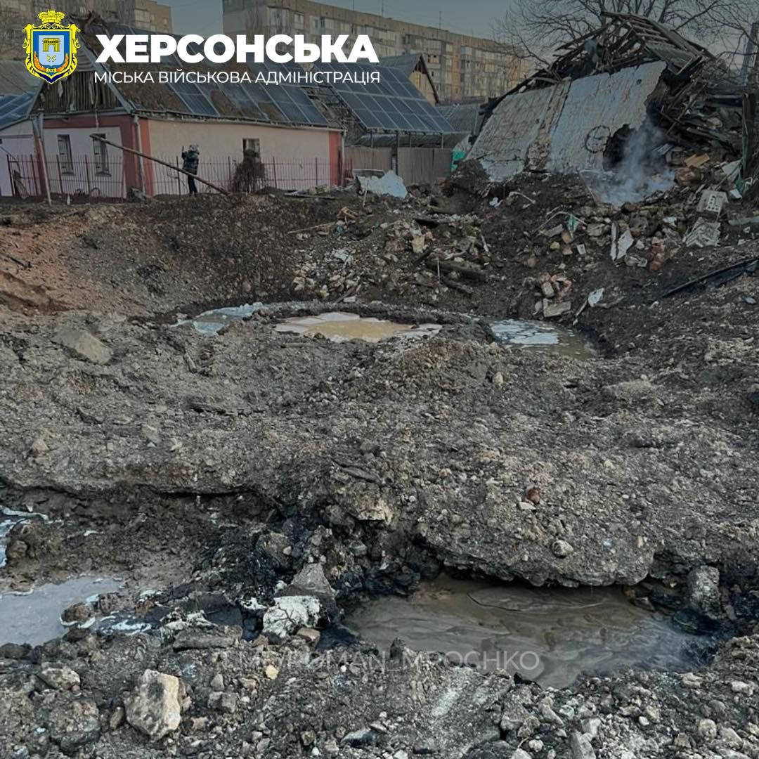 Херсон вночі вчергове обстріляли рашисти: є загиблі, поранені, руйнування
