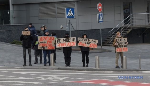 Підтримка військовополонених: у Києві пройшла акція «Не мовчи! Полон вбиває»