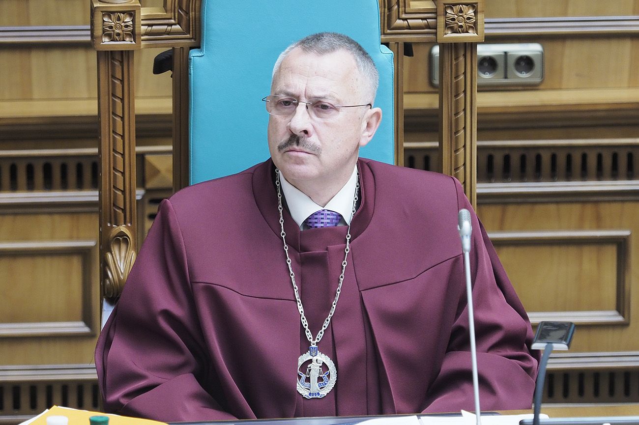 Закон для всіх: в.о. голови Конституційного суду Головатий сплатить штраф