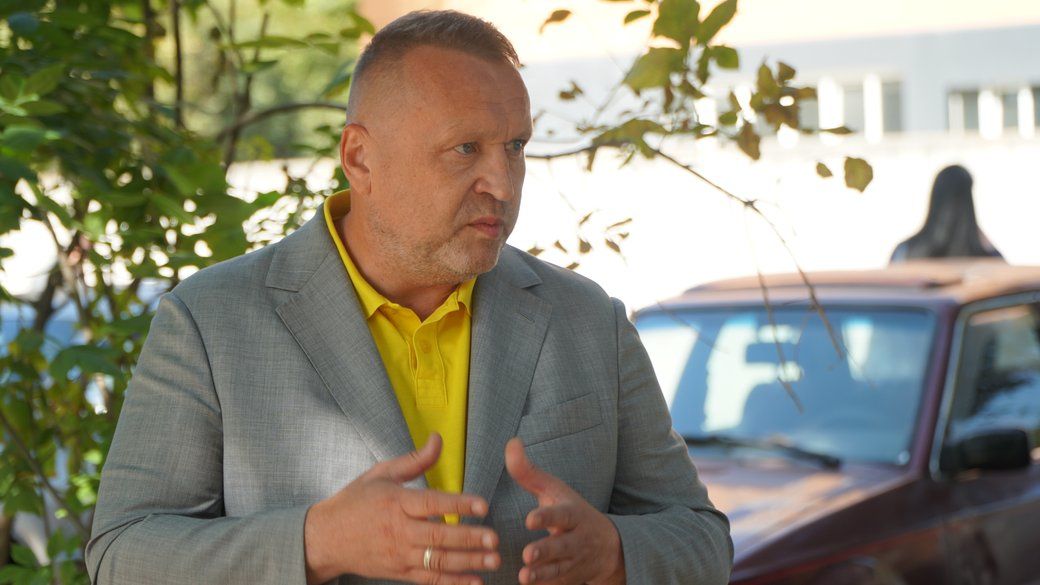 «Кляті» журналісти: публікації ЗМІ спонукали Міноборони розірвати договори з Гринкевичами