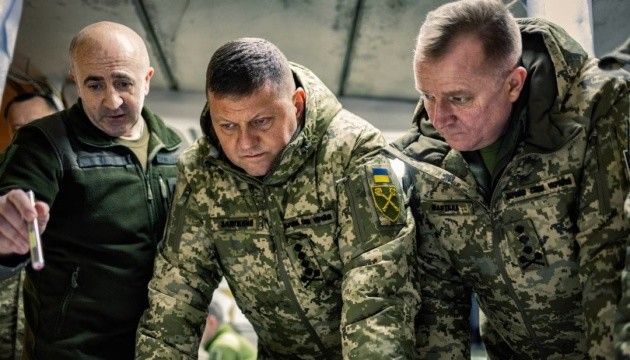 Залужний із Шаптала працювали кілька днів з військовими на «передку», фото