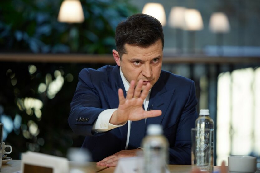Психологічні бульбашки влади: образ Зеленського в дзеркалі світу