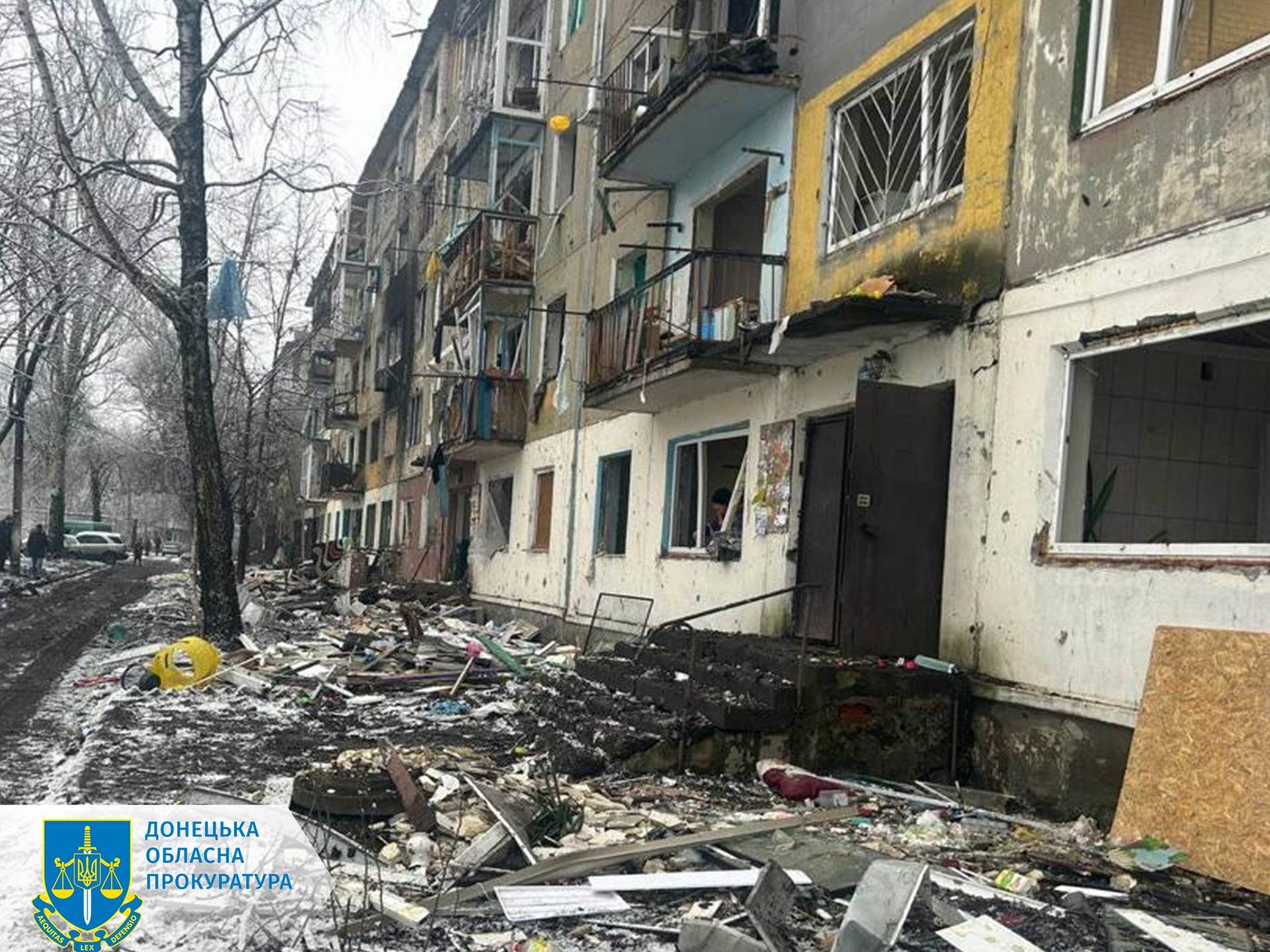 Рашисти вночі вгатили по Мирнограду, Вовчанську та цвинтарю в Куп'янську, фото