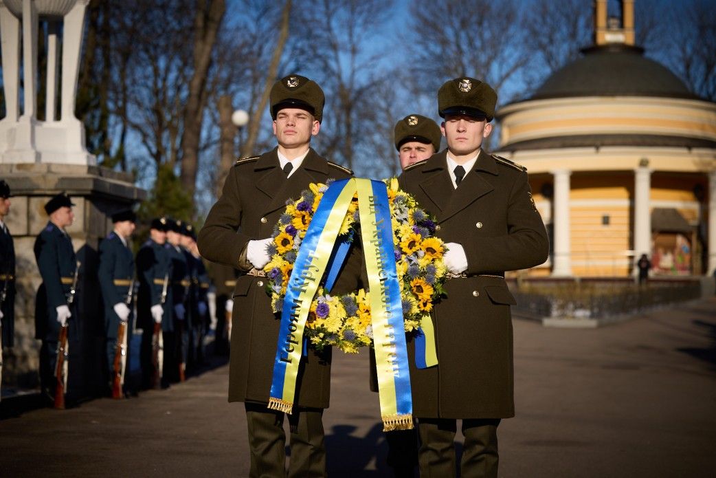 День пам’яті Героїв Крут: військово-політичне керівництво ушанувало пам’ять полеглих, фото