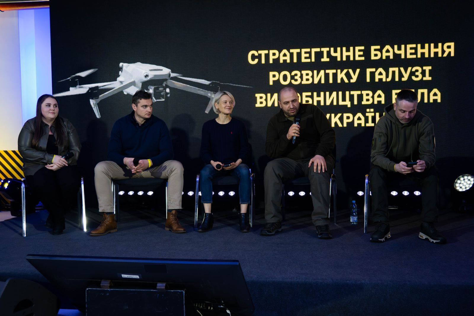 Умєров зустрівся з десятками виробників БПЛА: у планах контракти на сотні тисяч «пташок»