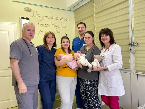 Народилися з чималими пухлинами: львівські хірурги врятували одразу трьох дітей