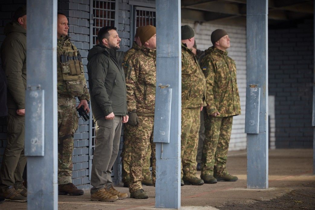 На Дніпропетровщині Зеленський «проінспектував» центр підготовки мобільних вогневих груп, фото