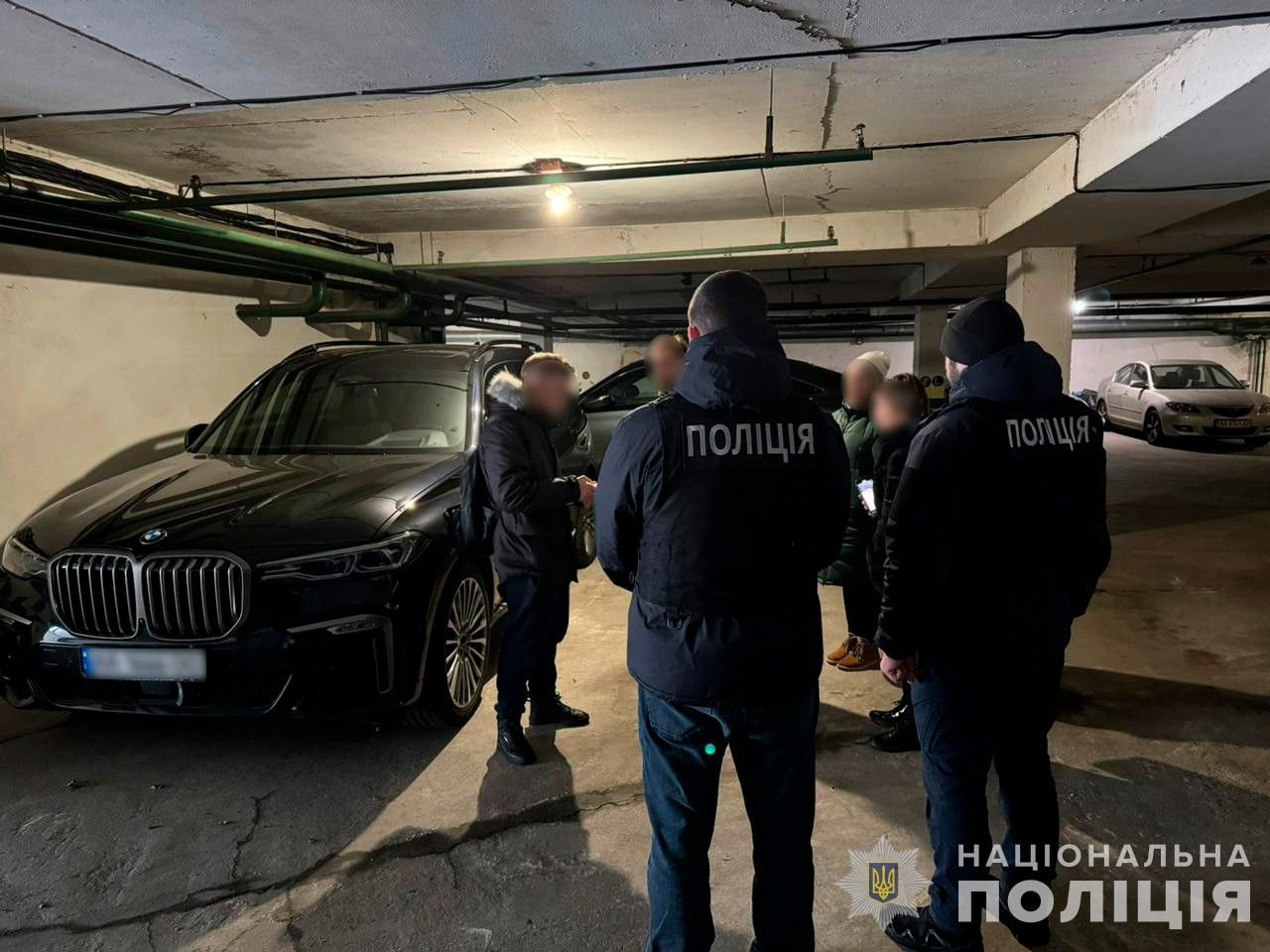 Поліцейські ліквідували злочинне угруповання, яке ошукало українців більш ніж 45 млн грн під приводом продажу дронів для ЗСУ