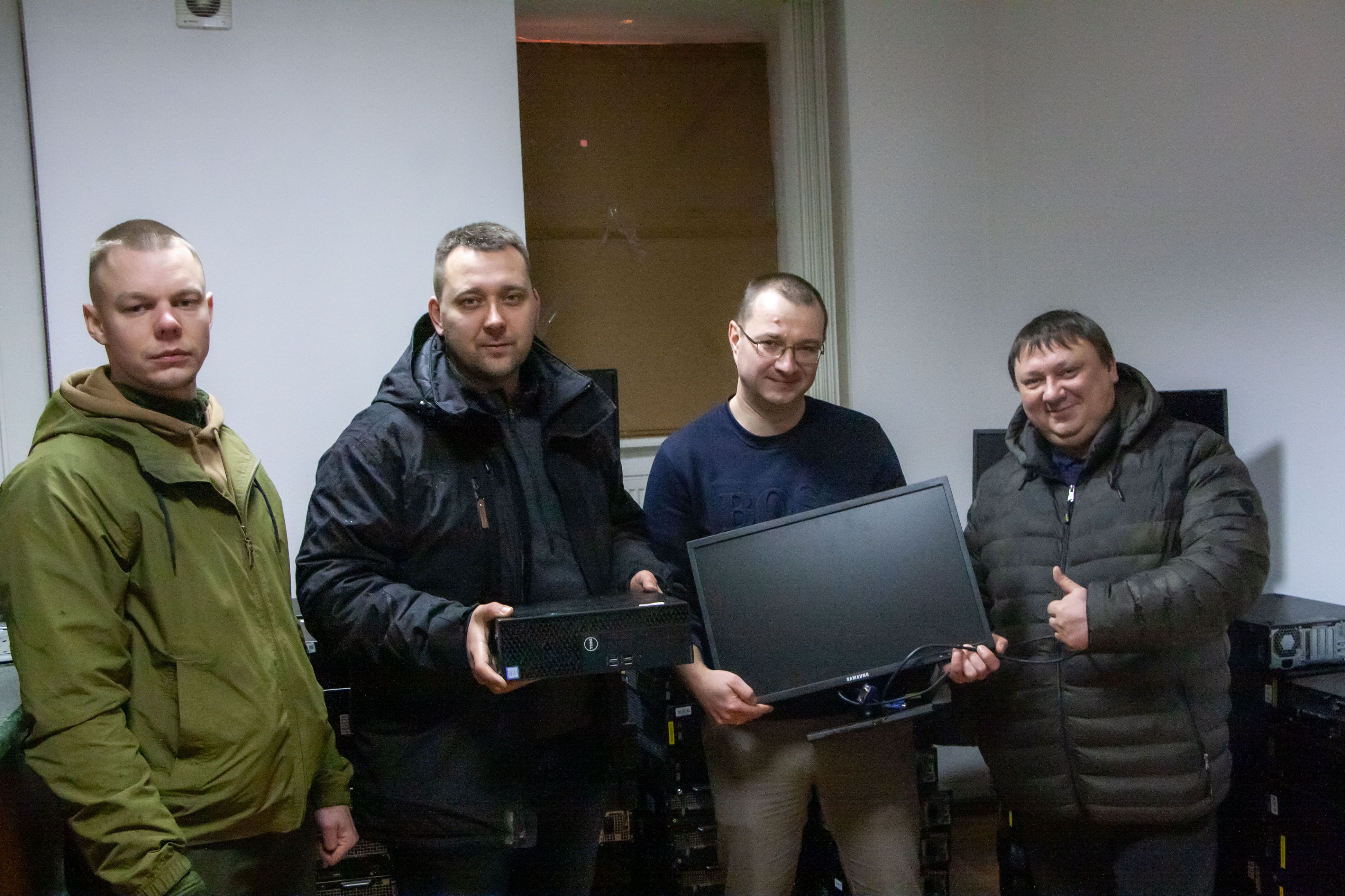 Благодійники з Латвії передали комп'ютери Фонду соцзахисту людей з інвалідністю