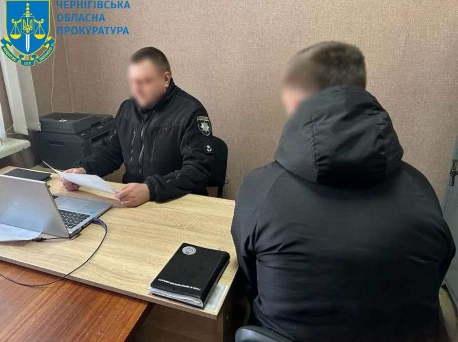 Житель Чернігівщини видав себе за військового та ошукав матір полеглого захисника на 1,5 млн гривень.