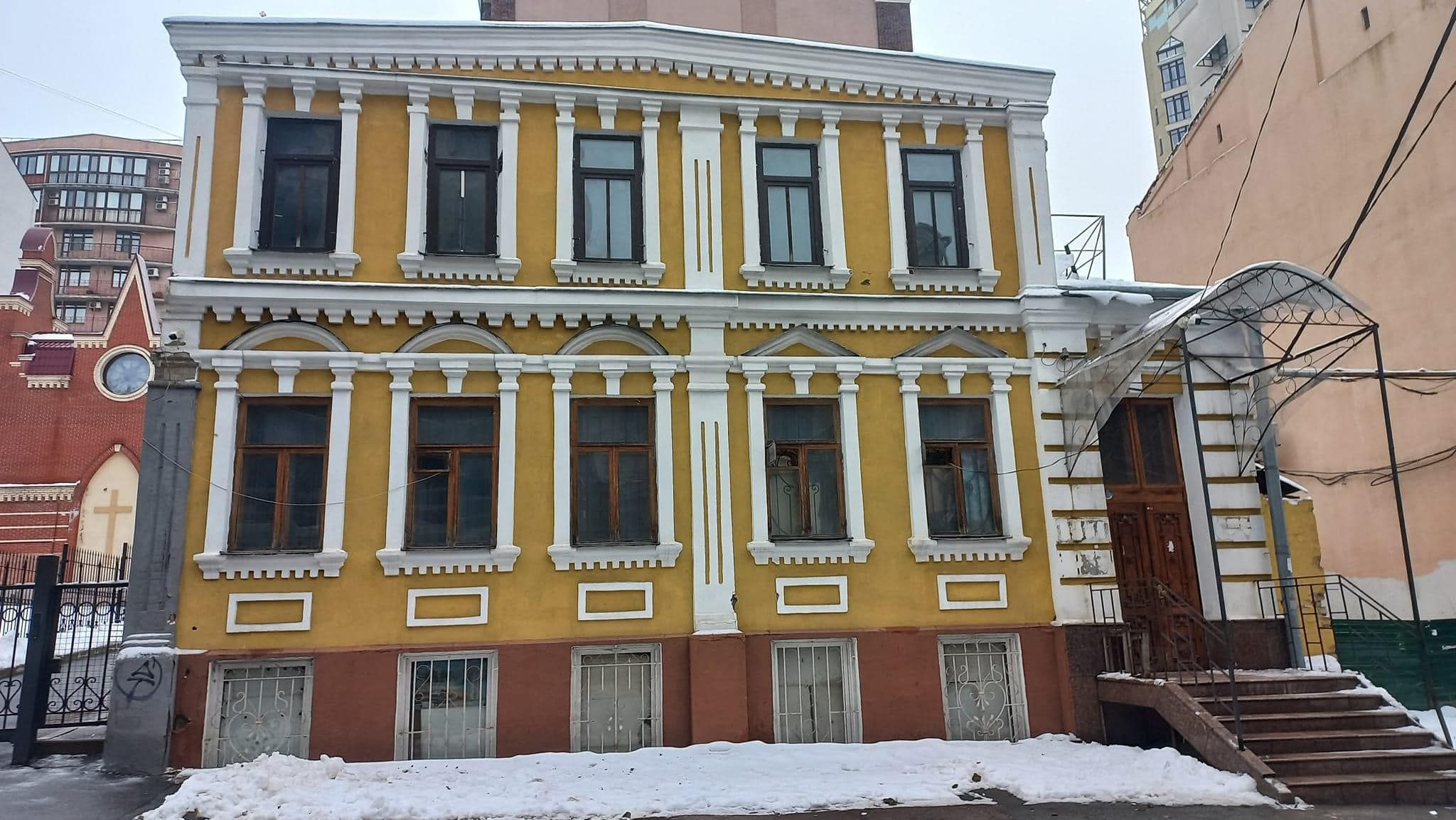 Історичну садибу Зеленських у Києві розбирають попри заборону, фото