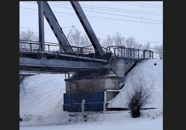 У українській розвідці підтвердили виведення з ладу мосту в Самарській області.  Ним транспортували військові вантажі, для відновлення треба кілька тижнів.
