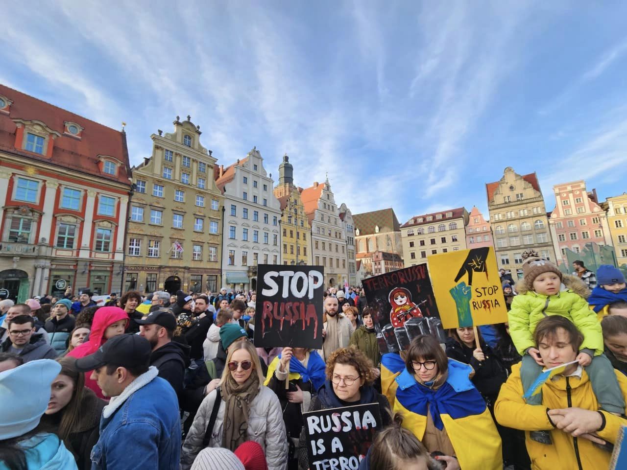 Пункти (не)пропуску: як українські волонтери Вроцлава допомагають водіям на польському кордоні