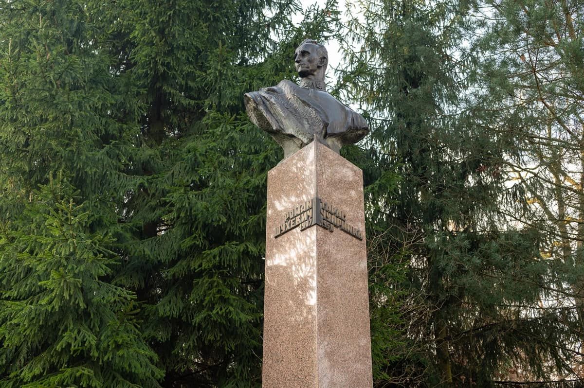 «Знайти Романа Шухевича»: у Білогорщі відкрили виставку