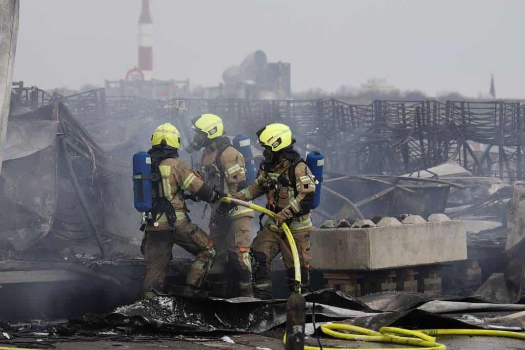 У Берліні пожежа знищила частину наметового містечка для українських біженців, фото