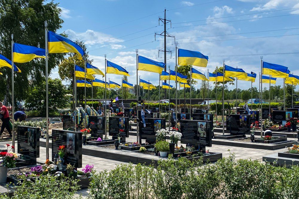 Мінветеранів посприяло: КМУ збільшив розмір соцдопомоги дітям загиблих захисників-добровольців