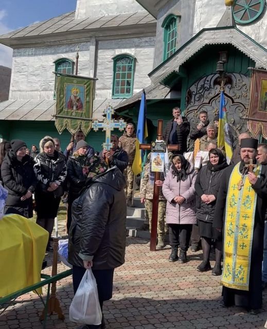 Московський піп на Буковині не дав відспівати у храмі загиблого воїна